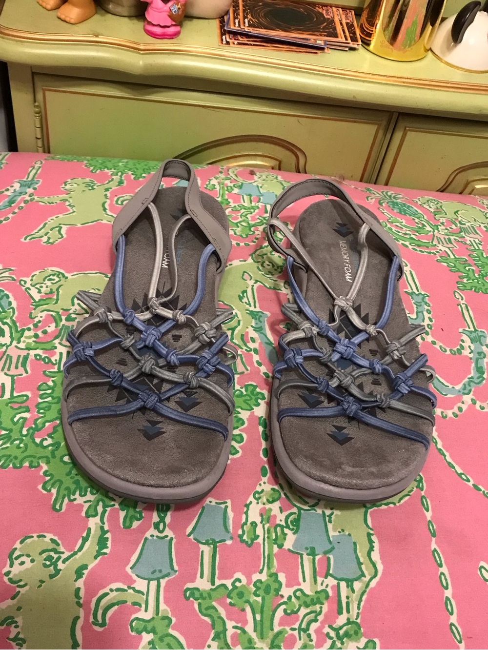 Skechers gray & blue Reggae Slim Forget Me Knot memory foam Sandals size 7